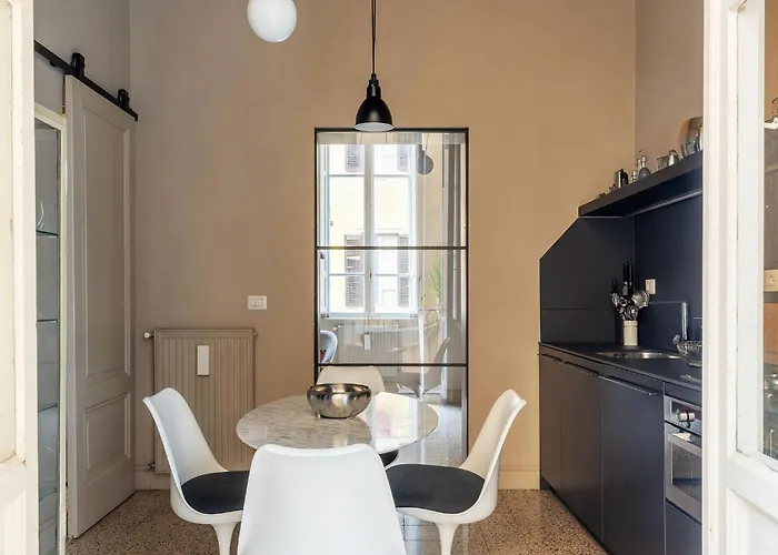 Apartament Guesthost - And Modern In Rione Monti Rzym
