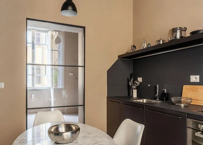 Apartament Guesthost - And Modern In Rione Monti Rzym