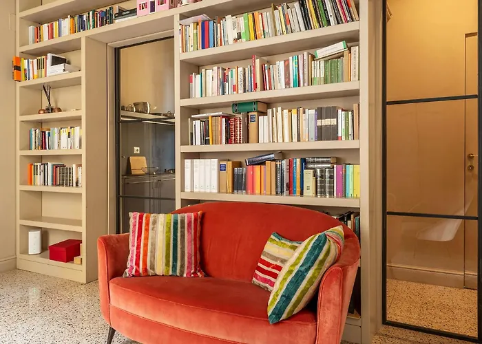 Guesthost - And Modern In Rione Monti